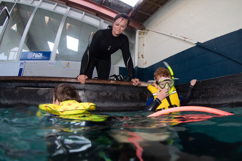 Kids Learn to Snorkel - Dive Now